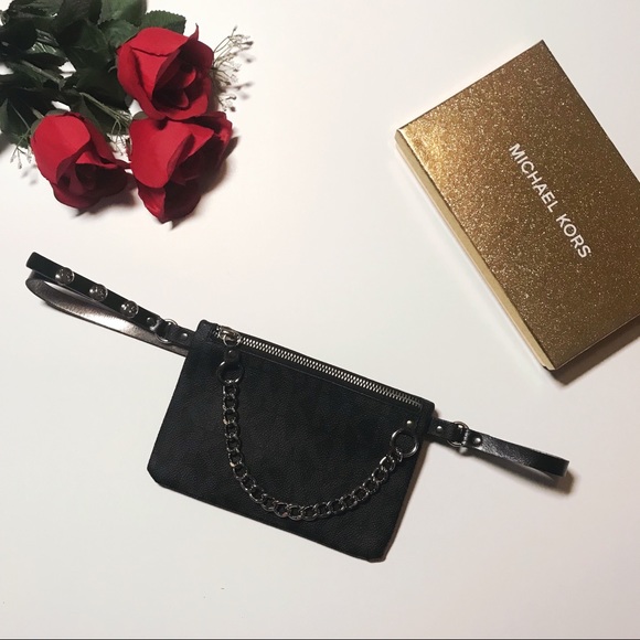 Michael Kors Handbags - Micheal Kors Fanny Pack With Pull Chain
